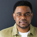 Kenneth Nance Jr. als Ticketing Officer