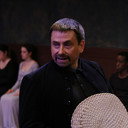 Anthony Cochrane als George