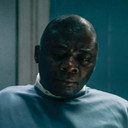 Yves Bashonga als Médico forense