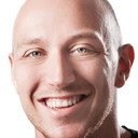 Daniel Lill als Sig selv