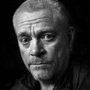 Theo Wesselo als homeless man