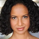 Salina Duplessis als Monica Reynolds