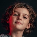 Phoenix Crepin als Wayne (10/12 Yrs Old)
