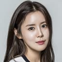 Jo Hye-in als [Girl Getting Out 2]