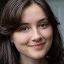 Claire Teske als Annie