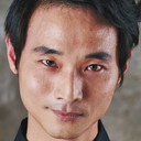 박재원 als Male Employee at the Currency Exchange Office