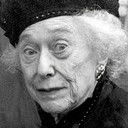 Eda Reiss Merin als Maid (uncredited)