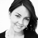 Lacey Turner als Ellie Flint