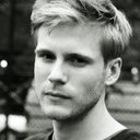 Zachary Booth als Tim