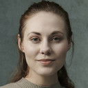 Zuzana Novotná als letuška s oříšky