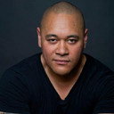 Tommy Ropati als Edmund
