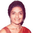 Trelicia Gunawardena als Mrs. Liyanage
