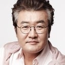 Son Jong-hak als Kim Sang-pyo
