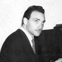 Alejandro Romay als Self - TV Tycoon (archive footage)