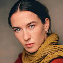 Hannah Margetson als Cora Fisher
