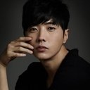 Yoo Jang-young als Sang Jae