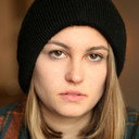 Camry Brault als JoAnn