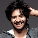 Ali Fazal als Andrew Katchadourian