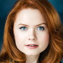 Holly Bluett als Debutante