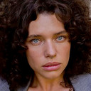 Bruna Linzmeyer als Amsterdam