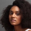 Shailyn Pierre-Dixon als Zoe