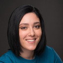 Marina Durán als Lara