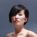 Jo Kuk Cho-Lam als Pretty girl at seaside