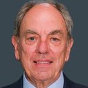 Alun Armstrong als Reuben Smith