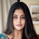 Manjima Mohan als Daisy George