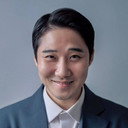 김수원 als Karaoke Bar Manager