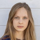 Mia Gascon als Emma Myrtle