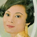 Tsui Ping als Crocodile River [singing]