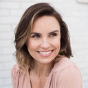 Marnie Delwo als Dorothy Abigail-Johnson