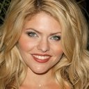 Célyne Durand als Friend of Coluche
