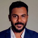 Aditya als Vikram Gavli
