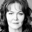 Julie Armstrong als Christine Donovan