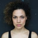 Haley Louise Jones als Naima