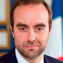 Sébastien Lecornu als Self