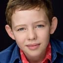 Finn Little als Young Ethan Whyte