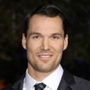 Daniel Cudmore als Dragon Knight
