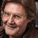 Johan Rabaeus als Henrik Ek