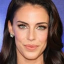 Jessica Lowndes als Peggy