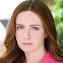 Clare Foley als Lauren Davis