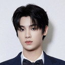 黄明昊 als 