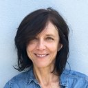 Rona Lipaz-Michael als Headmistress in Jerusalem