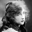 Alice Ward als Dean