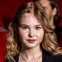 Rebeka Kask als Loore