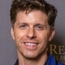 Jason Frederick als Everett Waters