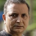 Mukesh Bhhatt als Rafique 'Rafa' Shaikh