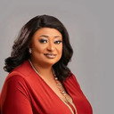 Ronke Oshodi Oke als Aunty Beatrice